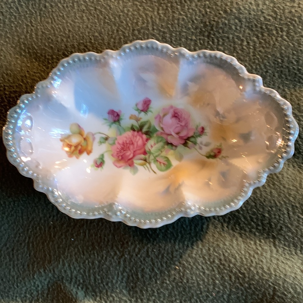 2 Vintage Leuchtenburg German bowls. Sizes approx 7.5” x 5” & 5.5” x 5.75” - Picture 2 of 15